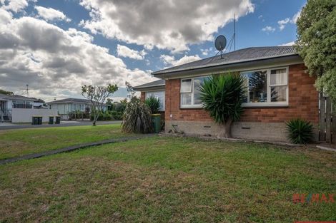 Photo of property in 2 Belgrave Place, Papakura, 2110