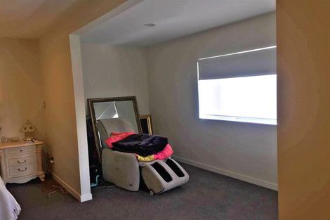 Photo of property in 9 Trotting Terrace, Fairview Heights, Auckland, 0632