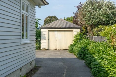 Photo of property in 37 Dublin Street, Martinborough, 5711