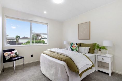Photo of property in 17 Nan Place, Pakuranga Heights, Auckland, 2010