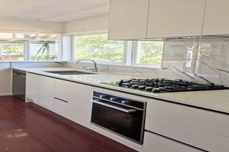 Photo of property in 2/15 Merton Avenue, Glenfield, Auckland, 0627