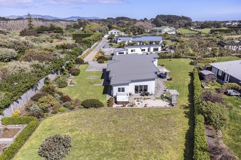 Photo of property in 242 Peka Peka Road, Peka Peka, Waikanae, 5391