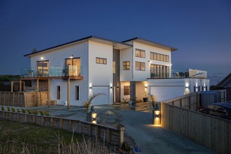 Photo of property in 34 Golf Vue Place, Castlecliff, Whanganui, 4501