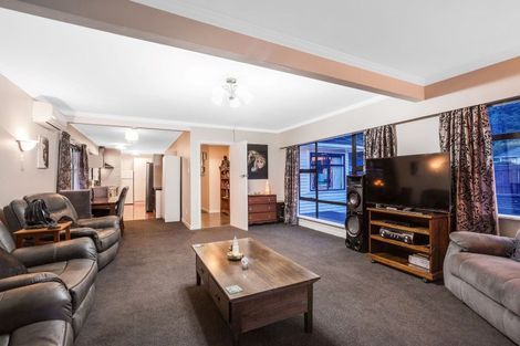 Photo of property in 188 Wellington Road, Wainuiomata, Lower Hutt, 5014