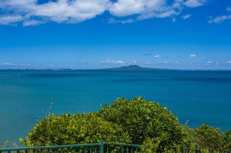 Photo of property in 62 Sharon Road, Waiake, Auckland, 0630