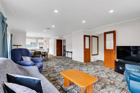 Photo of property in 1/9 Waiwera Place, Merrilands, New Plymouth, 4312