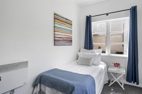 Photo of property in 42 Lincoln Avenue, Tawa, Wellington, 5028