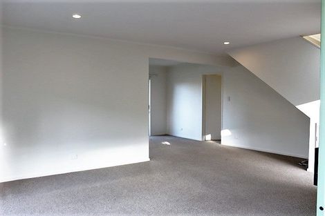 Photo of property in 1/34 Sorrel Crescent, Bucklands Beach, Auckland, 2012