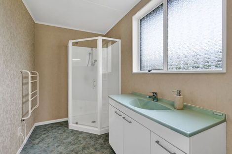 Photo of property in 13 Quin Crescent, Hawera, 4610