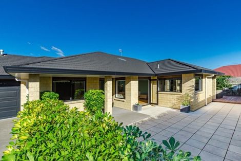 Photo of property in 7 Consort Close, Paraparaumu Beach, Paraparaumu, 5032
