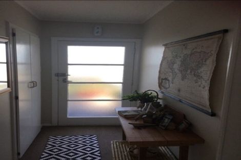 Photo of property in 1/47 Luckens Road, West Harbour, Auckland, 0618