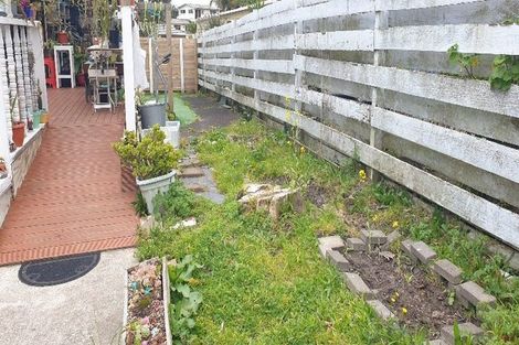 Photo of property in 13a Waari Avenue, Sunnyvale, Auckland, 0612