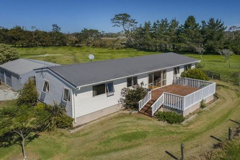 Photo of property in 37 Te Pua School Road, Helensville, 0875