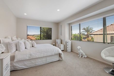 Photo of property in 32 Parkwood Crescent, Gulf Harbour, Whangaparaoa, 0930