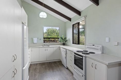 Photo of property in 6 Malabar Crescent, Broomfield, Christchurch, 8042