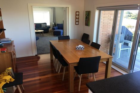 Photo of property in 31a Forrest Hill Road, Milford, Auckland, 0620