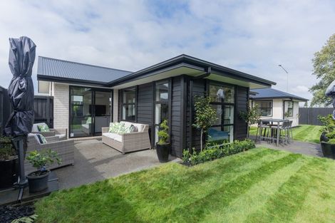 Photo of property in 17 Parawai Street, Marshland, Christchurch, 8083