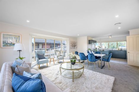 Photo of property in 8 Brookwood Drive, Henderson, Auckland, 0612