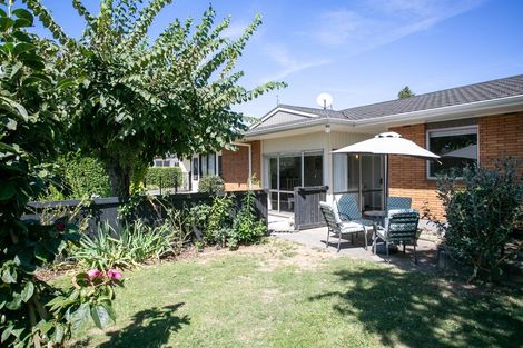 Photo of property in 10 Woodstock Crescent, Leamington, Cambridge, 3432