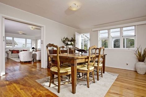 Photo of property in 25 Esmonde Road, Takapuna, Auckland, 0622