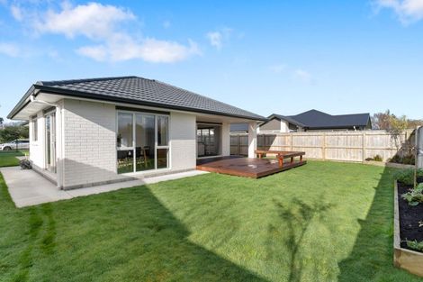 Photo of property in 2 Van Baarle Close, Carterton, 5713