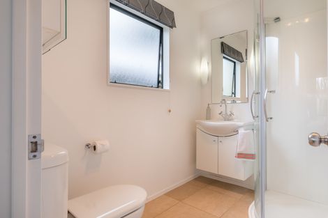 Photo of property in 27 Suncrest Drive, West Harbour, Auckland, 0618