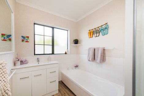 Photo of property in 1a Campbell Street, Feilding, 4702