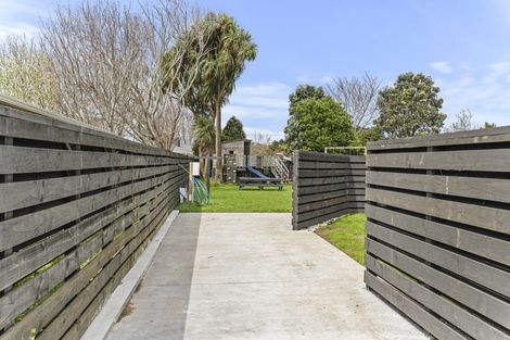 Photo of property in 18a Riversdale Drive, Merrilands, New Plymouth, 4312
