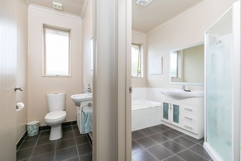 Photo of property in 131f Rototuna Road, Rototuna, Hamilton, 3210