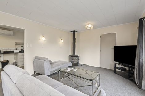 Photo of property in 14 Bendigo Street, Cloverlea, Palmerston North, 4412