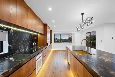 Photo of property in 5f Glendhu Road, Bayview, Auckland, 0629