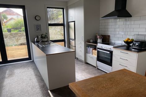 Photo of property in 35 Melbourne Road, Island Bay, Wellington, 6023