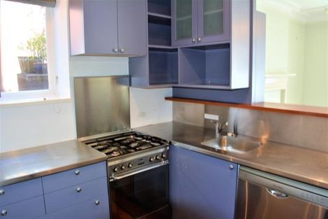 Photo of property in 2/17 Oriental Terrace, Oriental Bay, Wellington, 6011