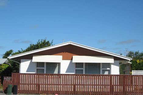 Photo of property in 2/594 Pages Road, Bexley, Christchurch, 8061