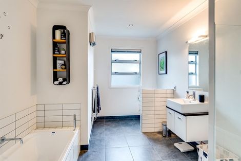 Photo of property in 18 Palliser Place, Poraiti, Napier, 4112