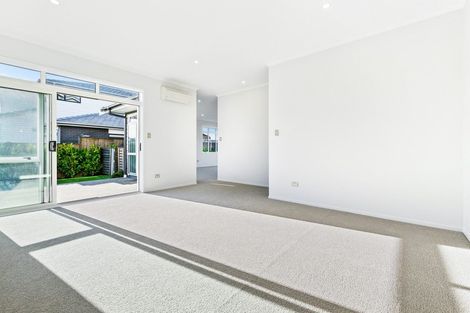 Photo of property in 13 Couldrey Crescent, Red Beach, 0932