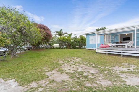 Photo of property in 132 Achilles Avenue, Whangamata, 3620