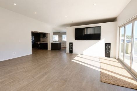 Photo of property in 1 Airlie Road, Plimmerton, Porirua, 5026