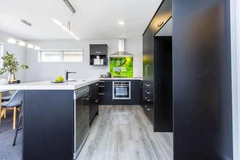 Photo of property in 37 Hildreth Street, Trentham, Upper Hutt, 5018