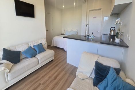 Photo of property in 22a Hamblyn Street, Strandon, New Plymouth, 4312