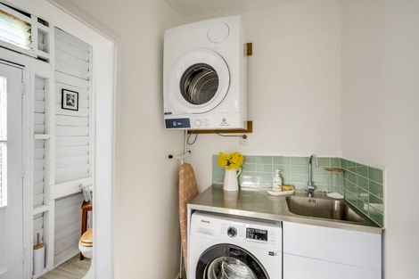 Photo of property in 19 Mcdonald Street, Napier South, Napier, 4110