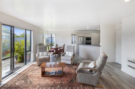 Photo of property in 71 Springs Road, Hornby, Christchurch, 8042