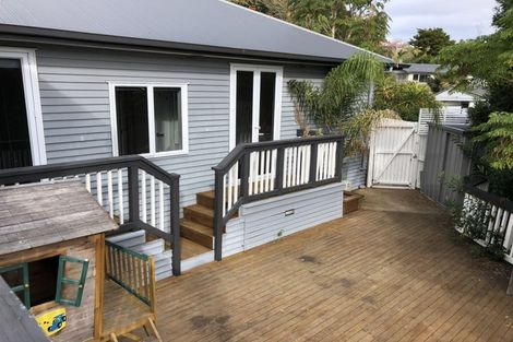 Photo of property in 14 Tiri View Place, Waiake, Auckland, 0630