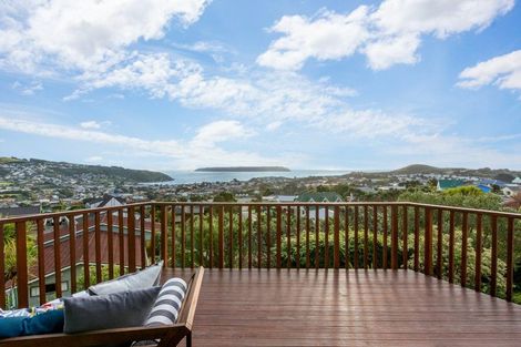 Photo of property in 112 Gloaming Hill, Titahi Bay, Porirua, 5022