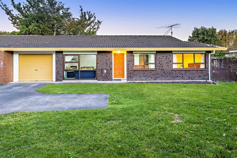 Photo of property in 2/9 Sharivari Place, Conifer Grove, Takanini, 2112