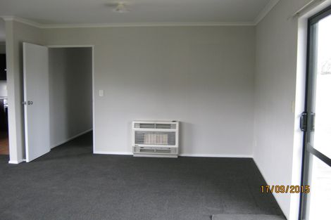 Photo of property in 8 Tiraumea Street, Palmerston North, 4410