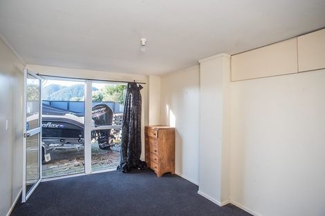 Photo of property in 5 Chilton Drive, Paraparaumu, 5032