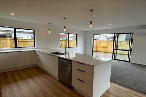 Photo of property in 12 Cotula Way, Papamoa Beach, Papamoa, 3118