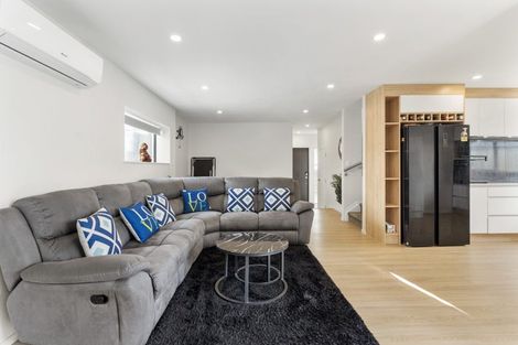 Photo of property in 86a Kelman Road, Kelston, Auckland, 0602