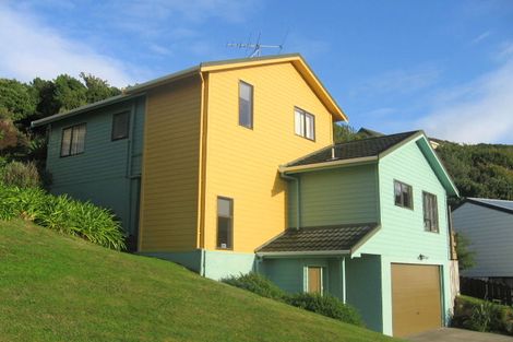 Photo of property in 20 Saint Aidans Way, Tawa, Wellington, 5028